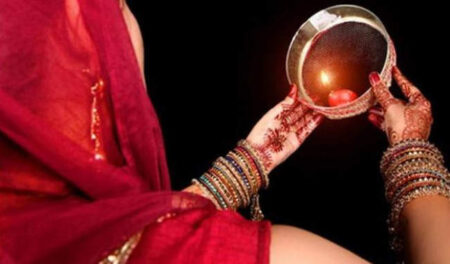 Karwa Chauth 2022: करवा चौथ की सरगी में शामिल करें ये चीजें karwa-chauth-2022-sargi-know-what-is-karwa-chauth-sargi-plate-in-hindi