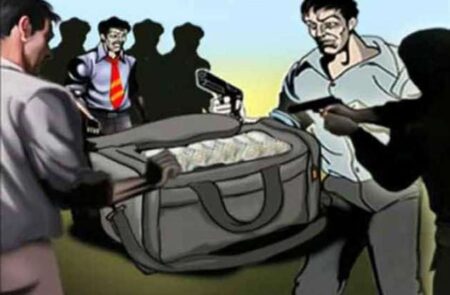 miscreants-looted-two-bank-employees-near-nagda