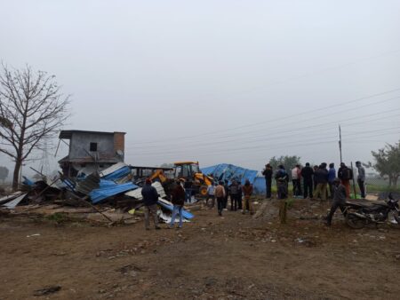 the-illegal-farm-house-administration-demolished-the-land-mofia-dk-meena