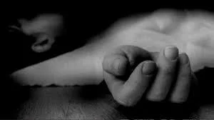 nagda-news-yash-bank-officials-wife-hanged-her-life-angry-over-the-whatsapp-install
