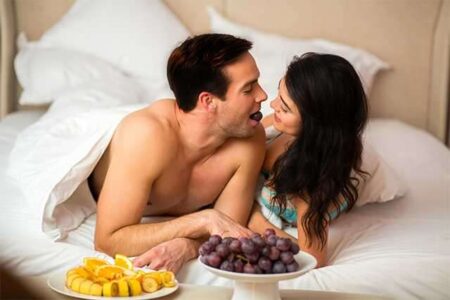 Bedroom Tips To Boost Romance: शादीशुदा जिंदगी में बढ़ाना है रोमांस, तो रोजाना बेडरूम में अपनाएं ये टिप्स bedroom-tips-to-boost-romance-valentine-day-2021-bedroom-ideas-for-boost-love