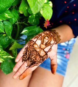 karva-chauth-ke-liye-simple-mehndi
