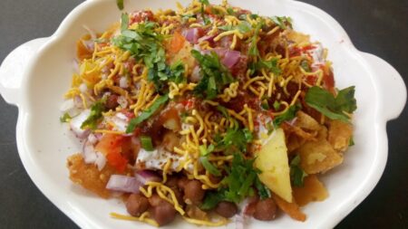 leftover-chapati-chaat-recipe-in-hindi