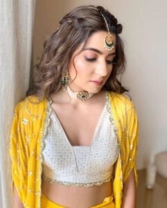 hairstyle-suggestions-to-pair-with-lehenga-choli