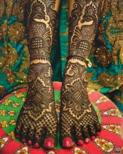 karva-chauth-ke-liye-simple-mehndi