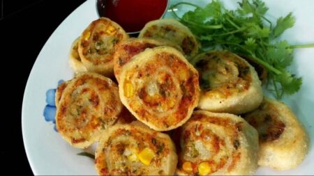 घर पर ऐसे बनाएं झंन्नाट पिनव्हील समोसा रेसिपी pinwheel-samosa-recipe-in-hindi