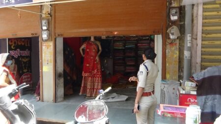 नागदा में कोरोना गाईड लाइन का हुआ उल्लंघन nagda-news-violation-of-corona-guide-line-in-nagda