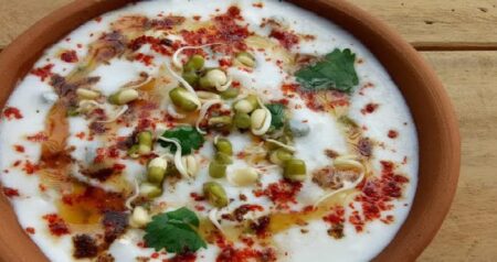 sprouted-moong-raita-recipe
