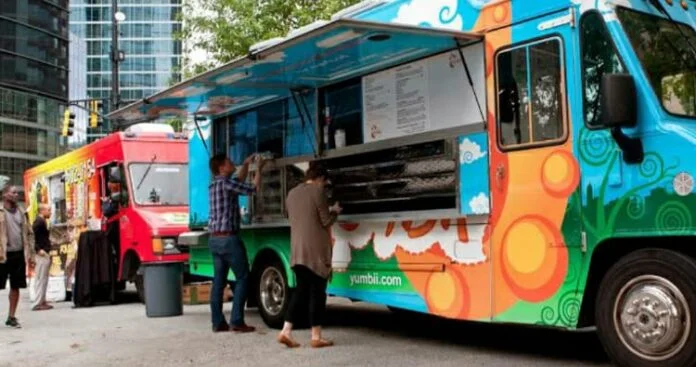 कम लागत में आप भी शुरू करें ‘फूड ट्रक’ का बिजनेस — News Mug how-to-start-food-truck-business