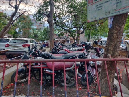 nagda-corona-news-violation-of-janata-curfew-in-nagda-12-leaked-bikes-seized-and-registered-a-case
