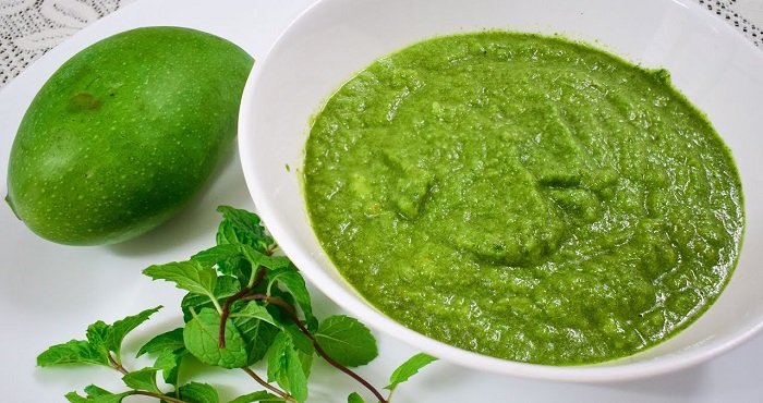 kacche-aam-pudina-chutney