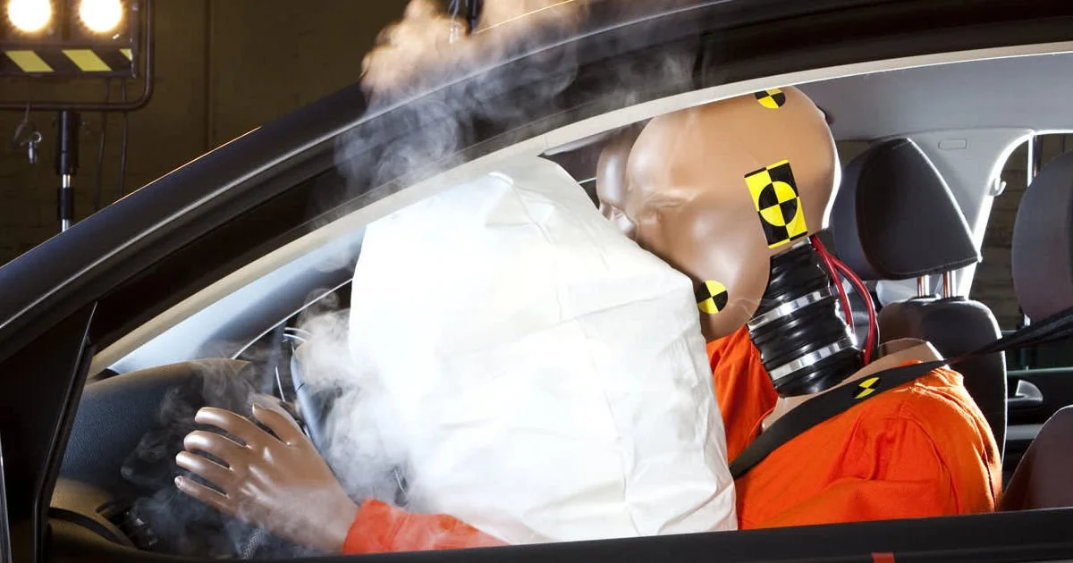 how-airbags-work-and-safe-human-life-during-accident
