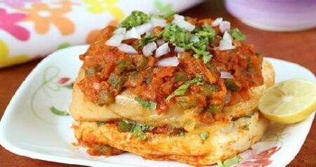 घर पर झटपट बनाएं ‘मुंबई स्टाइल मसाला पाव’ mumbai-style-masala-pav-recipe-in-hindi