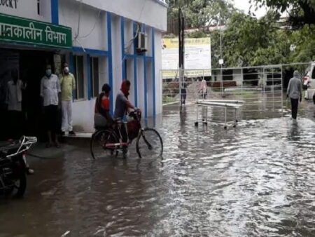 gopalganj-news-husband-reached-hospital-26-km-away-after-putting-sick-wife-on-bicycle