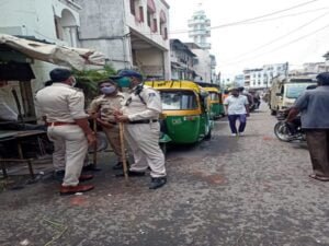 indore-news-stones-went-to-the-beach-market-in-indore-6-injured-panic-spread-in-the-area-due-to-assault