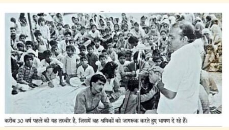केंद्रीय मंत्री थावरचंद गेहलोत आज भी जमीन पर गद्दा बिछाकर ही सोते हैं nagda-news-union-minister-thawar-chand-gehlot-still-sleeps-by-laying-a-mattress-on-the-ground