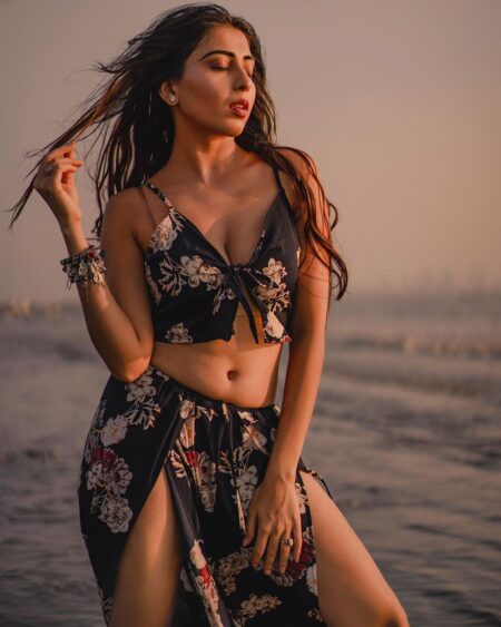 Ruma Sharma ने इंस्टाग्राम पर पोस्ट की बिकीनी में अपनी हॉट और सेक्सी तस्वीर