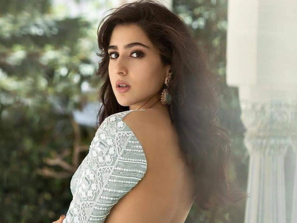 sara-ali-khan-devil-look-viral-on-social-media