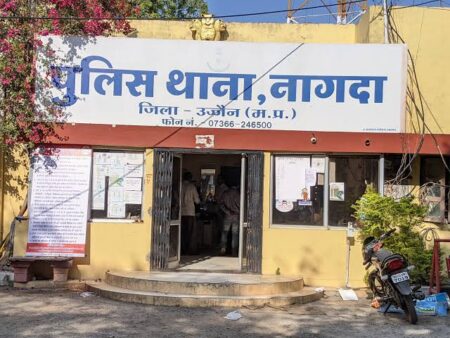 आंदोलन कर लौट रहा वाहन दुर्घटना का शिकार, सात लोग घायल